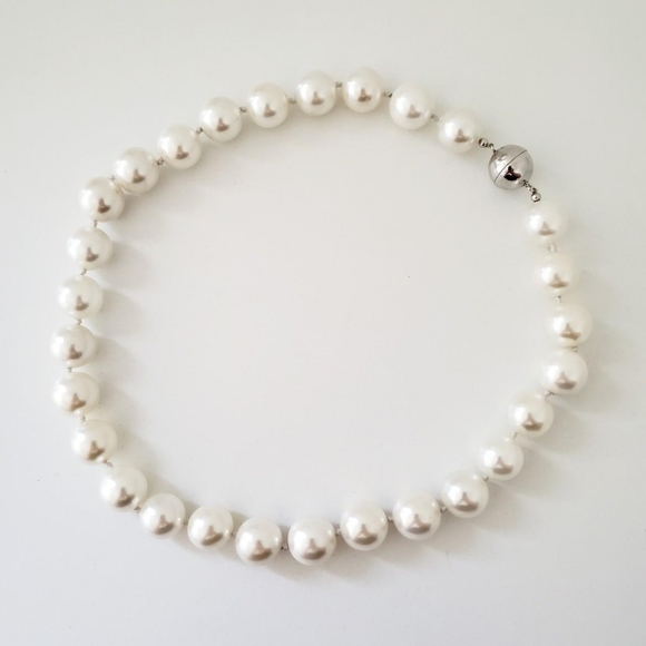 Faux Pearl Necklace - Picture 1 of 4